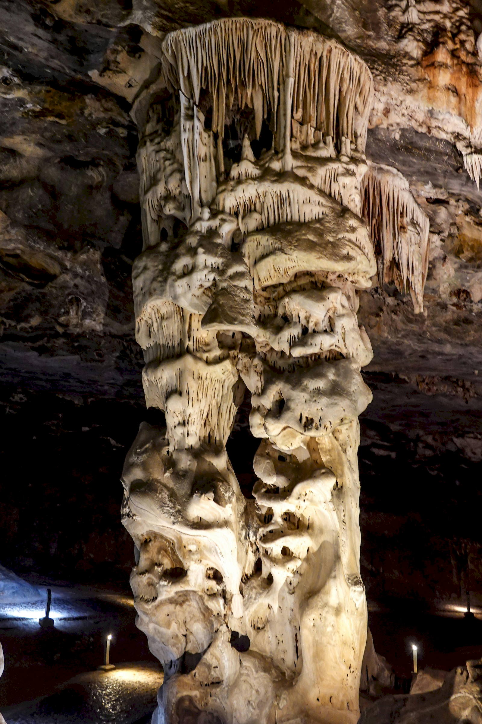 Cango_Caves Tourguide